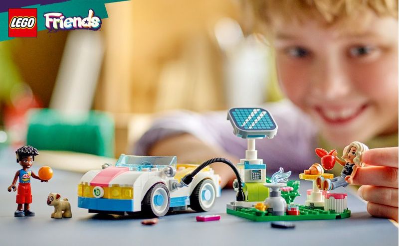 LEGO-Friends-42609-Auto-Elettrica-e-Caricabatterie-Giochi-per-Bambini-di-6--Anni-con-Macchina-Giocattolo-e-2-Mini-Bamboline