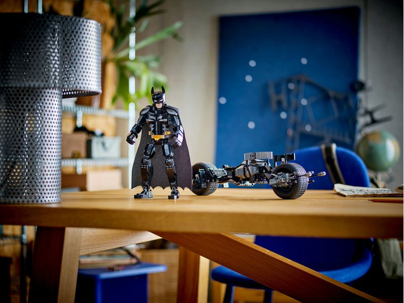 LEGO-DC-Il-Personaggio-Costruibile-di-Batman-con-Bat-Pod-Moto-e-Action-Figure-Giocattolo-da-Il-Cavaliere-Oscuro-da-Costruire-Regalo-da-Supereroi-per-Bambini-Bambine-e-Adulti-da-Collezione-76273