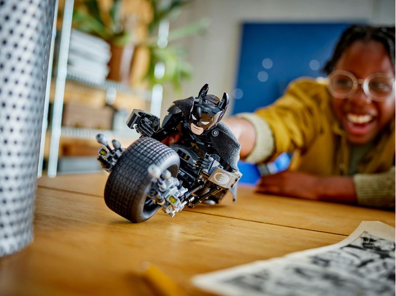 LEGO-DC-Il-Personaggio-Costruibile-di-Batman-con-Bat-Pod-Moto-e-Action-Figure-Giocattolo-da-Il-Cavaliere-Oscuro-da-Costruire-Regalo-da-Supereroi-per-Bambini-Bambine-e-Adulti-da-Collezione-76273