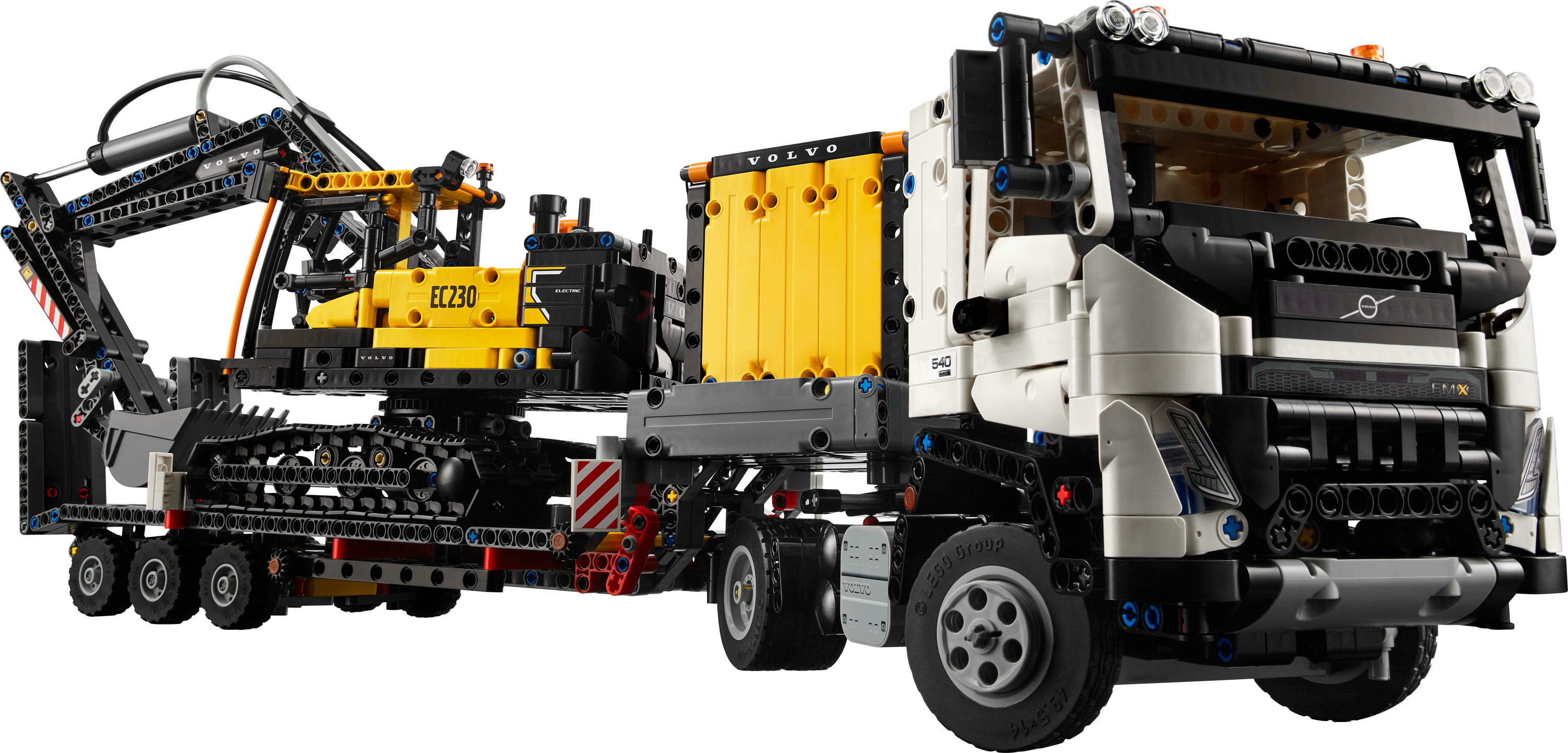 LEGO Autocarro Volvo FMX ed Escavatore elettrico EC230