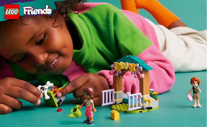 LEGO-Friends-42607-Stalla-del-Vitellino-di-Autumn-Giochi-per-Bambini-di-5--Anni-con-Animali-Giocattolo-e-2-Mini-Bamboline