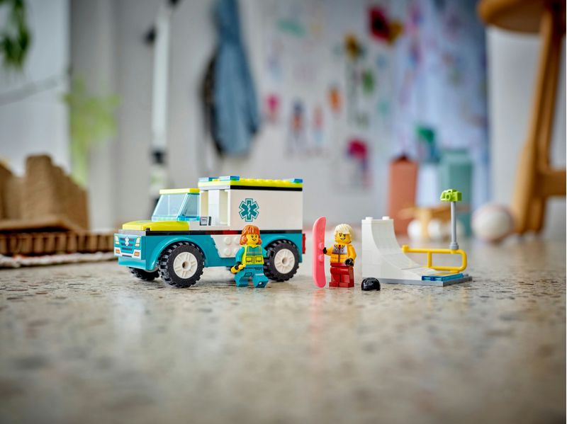 LEGO-City-60403-Ambulanza-di-Emergenza-e-Snowboarder-Veicolo-Giocattolo-per-il-Pronto-Soccorso-Giochi-per-Bambini-4--Anni