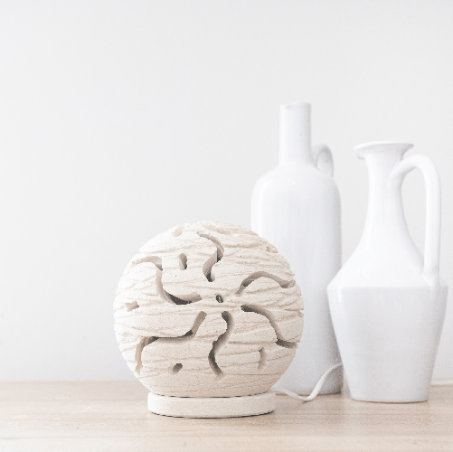 Maestro-d-arte-De-Iaco-Alfredo---Lampada-da-terra-o-tavolo-SFERA-SPAZZOLATA-Grande-scultura-decorazione-in-Pietra-Leccese-salentina-misure-25-x-23-cm