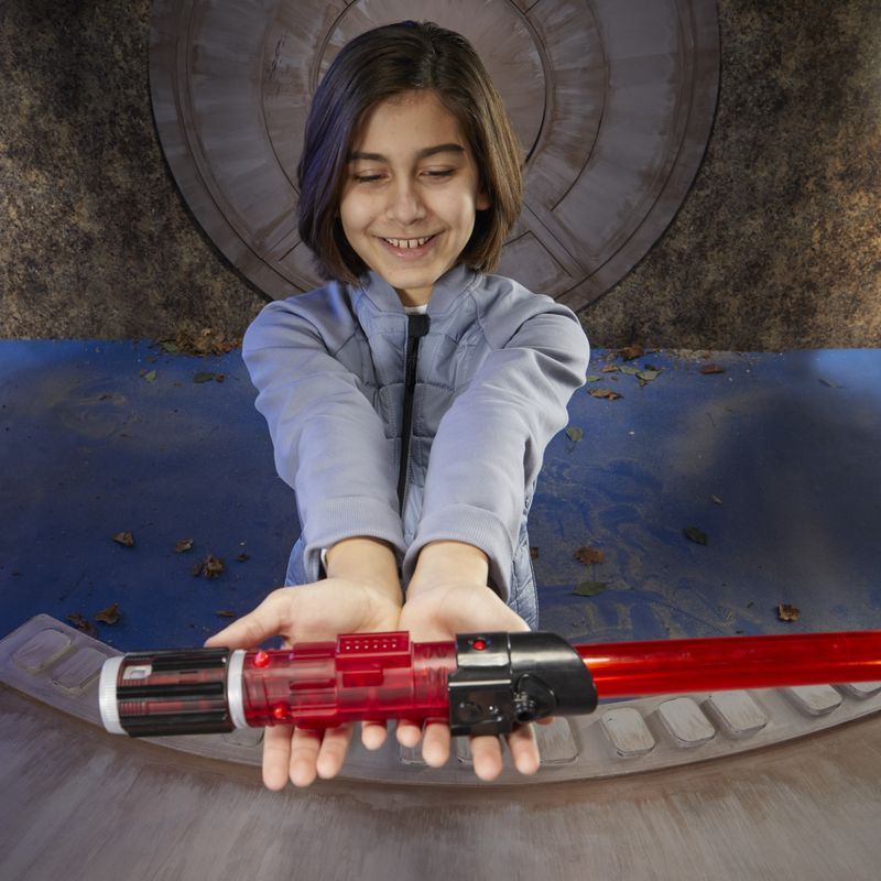Hasbro-Star-Wars-Lightsaber-Forge--Darth-Vader