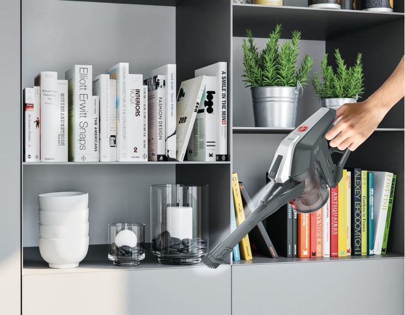 Hoover-H-FREE-300-HF322AFP-011-aspirapolvere-senza-filo-Grigio-Titanio-Senza-sacchetto