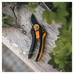 Fiskars-Plus-SmartFit-P541-cesoia-da-potatura-Bypass-Nero-Arancione