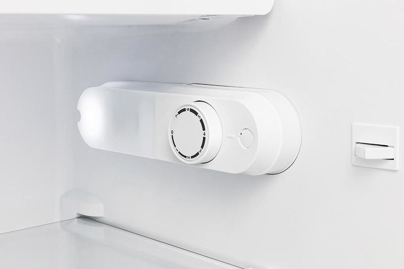 Hisense-RR106D4CRF-monoporta-Libera-installazione-82-L-F-Rosso