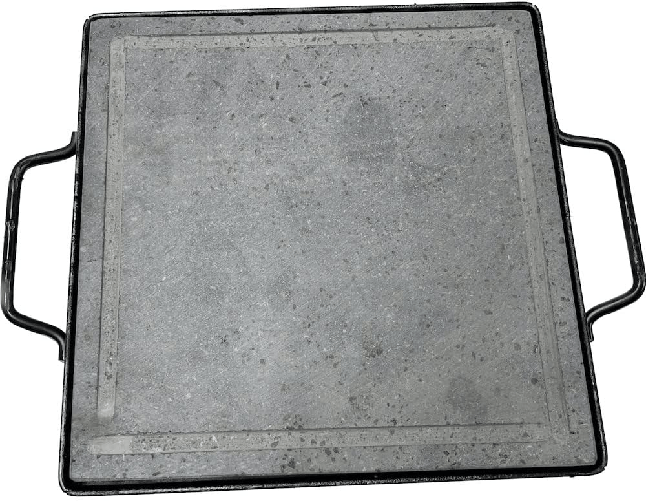 Piastra-in-pietra-lavica-corredata-di-telaio-ferro-con-piedini-30x30-cm