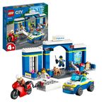 LEGO-City-60370-Inseguimento-alla-Stazione-di-Polizia-Macchina-e-Moto-giocattolo-Minifigure-e-Cane-Giochi-per-Bambini-4-