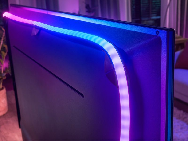 Philips-Hue-White-and-Color-ambiance-Play-gradient-lightstrip-65“