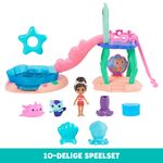 Gabby-s-Dollhouse--set-di-gioco-Piscina-fusastica-con-personaggi-Gabby-e-Siregatta-code-da-sirena-che-cambiano-colore-e-accessori-da-piscina-giocattoli-per-bambini-dai-3-anni-in-su