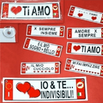 Trade Shop Traesio-set 2 Pz Targa Targhetta Adesiva Idea Regalo San Valentino Mod. Assortiti 27x8cm -