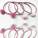 Trade Shop Traesio-set 2 Cerchietti Cerchietto Frontino Rosa Pon Pon Capelli Fermacapelli Accessori -