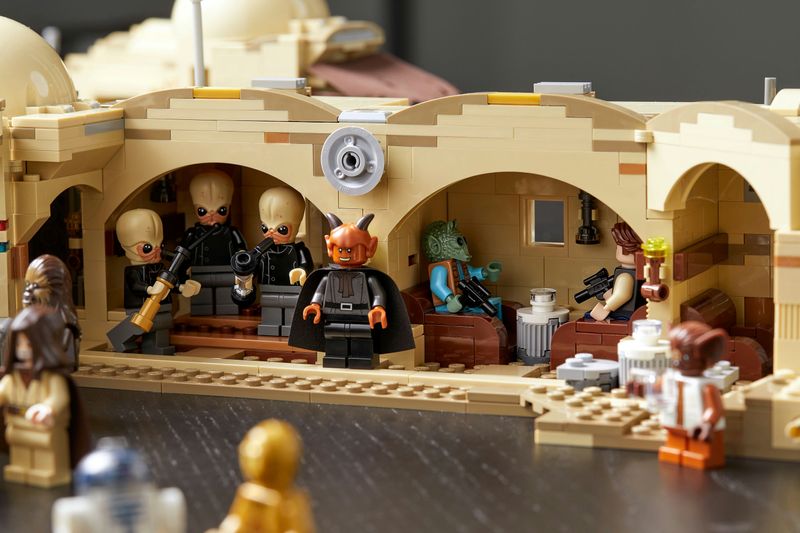 LEGO-Star-Wars-Taverna-Mos-Eisley---75290