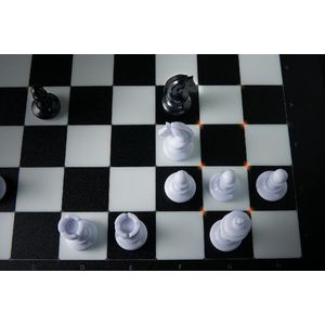 Millennium eONE Scacchiera Elettronica per Giocare Online su Lichess Chess e Tornelo