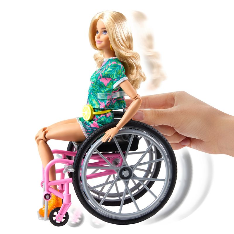 Barbie-Fashionistas-GRB93-bambola