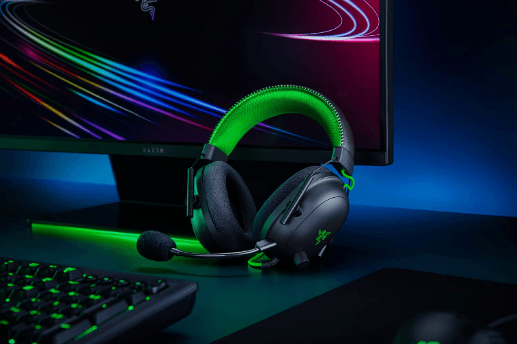 Razer-BlackShark-V2---Cuffie-Cablate-Multipiattaperma-da-Esports-con-Scheda-Audio-USB--Driver-TriForce-in-Titanio-da-50-mm-Microfono-Cardioide-HyperClear-con-Scheda-Audio-USB--Edizione-Speciale