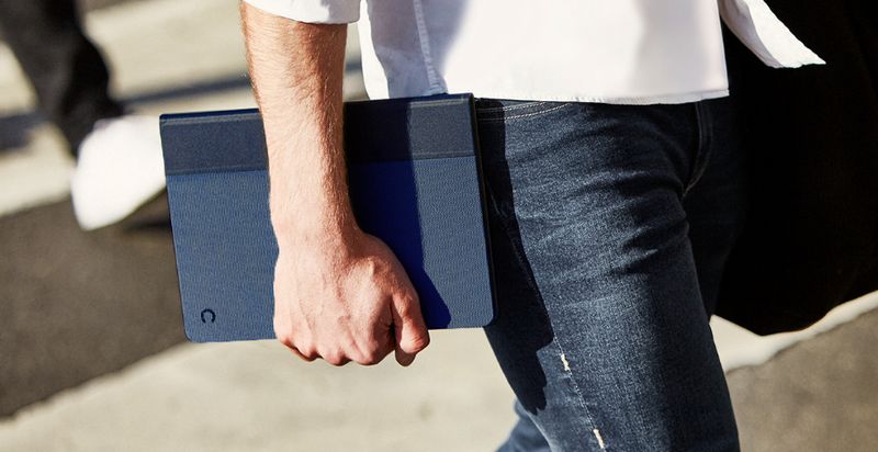 Cygnett-TekView-279-cm--11---Custodia-a-libro-Blu-Blu-marino