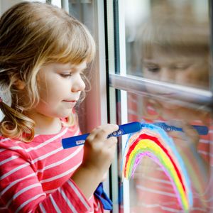 Apli Kids Color Sticks Window Pack 6 Tempere Solide 6gr - Speciali per Designe e Dipingere su Vetro - Facile Lucidatura