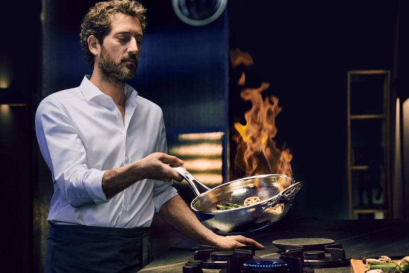 WMF-Profi-Resist-17.5653.6411-padella-Wok-padella-per-cottura-al-salto-Rotondo