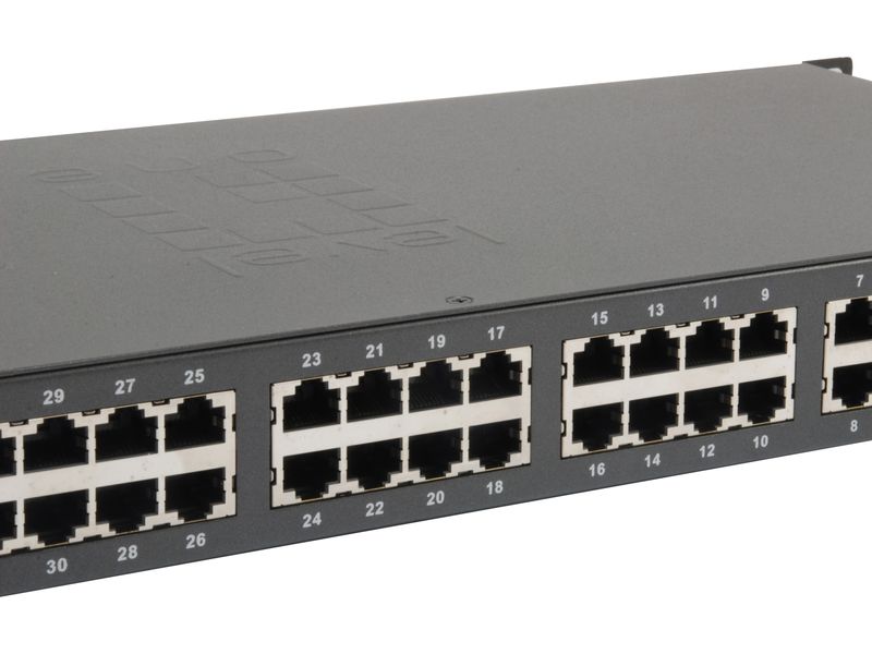 LevelOne-FGP-3400W380-switch-di-rete-Non-gestito-Fast-Ethernet--10-100--Supporto-Power-over-Ethernet--PoE--Nero