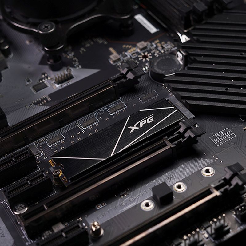 ADATA-GAMMIX-S70-Blade-M.2-4-TB-PCI-Express-4.0-3D-NAND-NVMe--ADATA-4TB-XPG-GAMMIX-S70-Blade-M.2-NVMe-SSD-M.2-2280-PCI