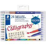 Staedtler Pacchetto Staedtleler 3005 di 24 pennarelli a doppia punta per calligrafia - colori assortiti