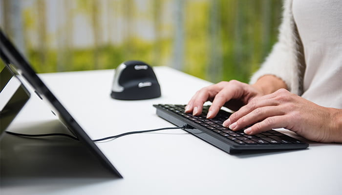R-Go-Tools-Compact-R-Go-Tastiera-Compatta-QWERTY--US--nero-cablata