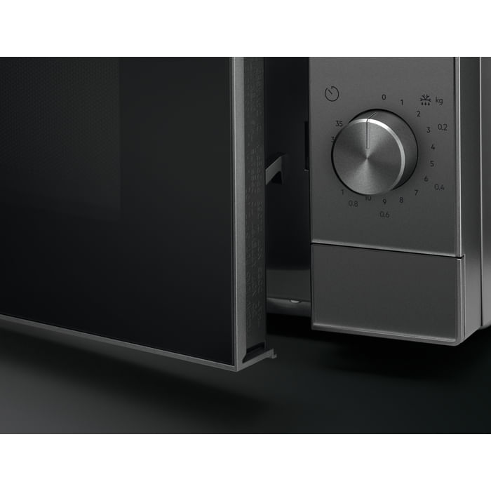 Electrolux-EMZ421MMTI-forno-a-microonde-Superficie-piana-Microonde-con-grill-800-W-Titanio