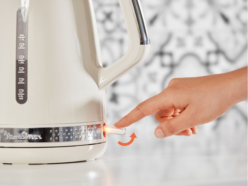 Moulinex-BY320A-Elegante-Bollitore-Elettrico-con-comoda-e-sicura-base-girevole-a-360°