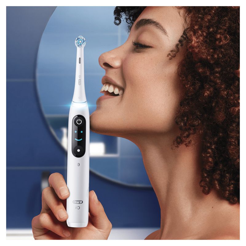 Oral-B-iO---9n---Spazzolino-Elettrico-Ricaricabile-1-Spazzolino-Bianco-Esclusivo-Con-Tecnologia-Magnetica-Rivoluzionaria-Display-A-Colori-