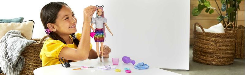 Barbie-​---Capelli-Multicolor-con-capelli-con-funzione-cambia-colore-include-16-accessori-alla-moda--3--Anni