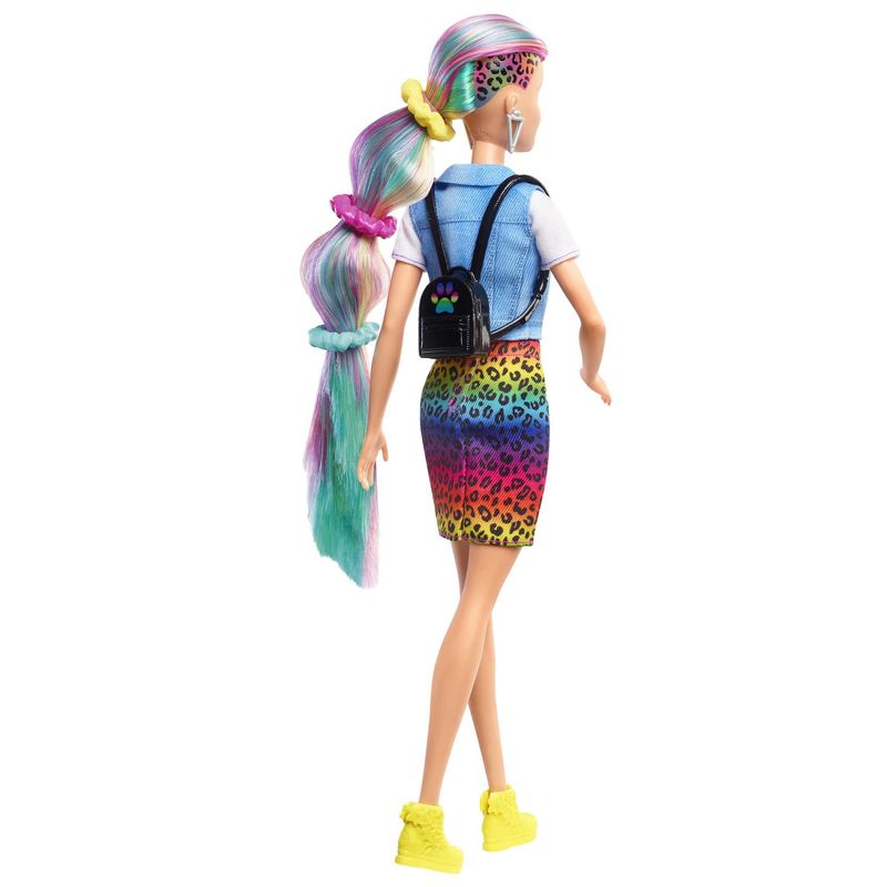 Barbie-​---Capelli-Multicolor-con-capelli-con-funzione-cambia-colore-include-16-accessori-alla-moda--3--Anni