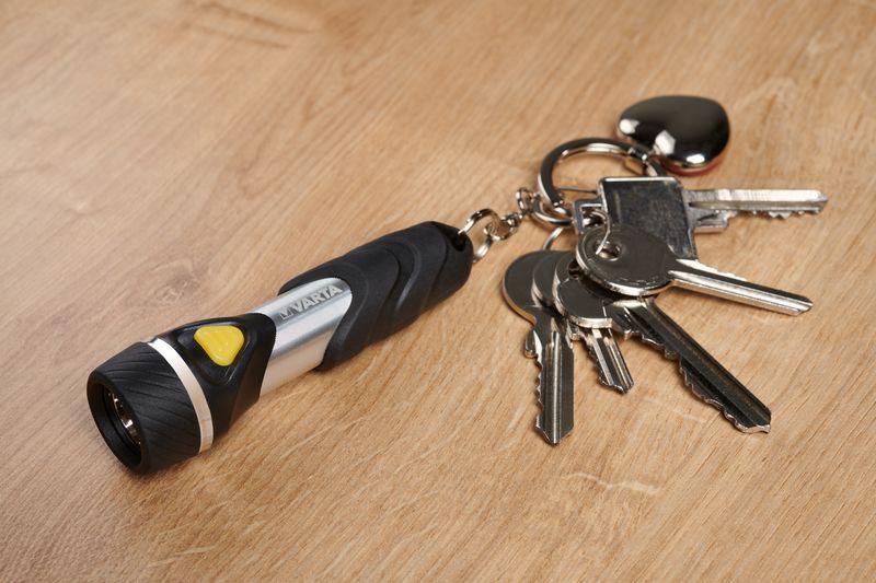 Varta-Day-Light-Key-Chain-Light-Torcia-portachiavi-Alluminio-Nero-LED