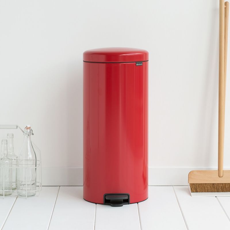 Brabantia-Pedal-Bin-newIcon-Rotondo-Rosso