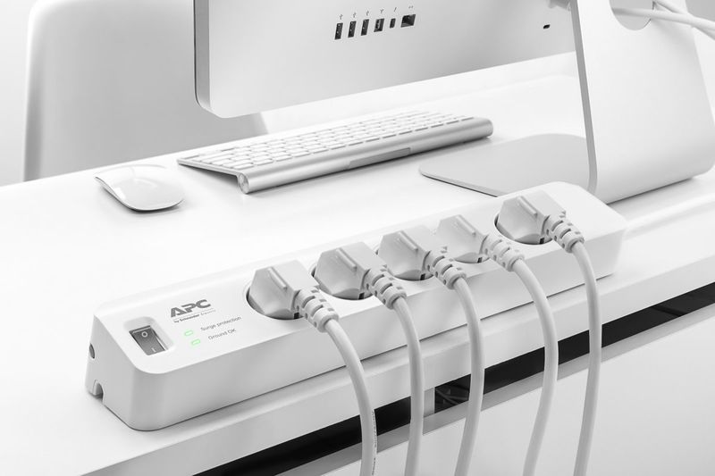 APC-PM5-GR-protezione-da-sovraccarico-Bianco-5-presa-e--AC-230-V-183-m