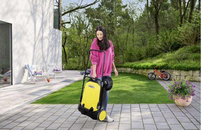 Karcher-S-4-scopa-elettrica-Nero-Giallo