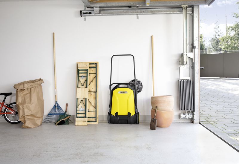 Karcher-S-4-scopa-elettrica-Nero-Giallo