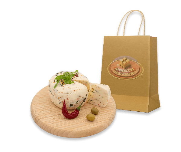Formaggio di pecora, peperoncino, rucola e olive