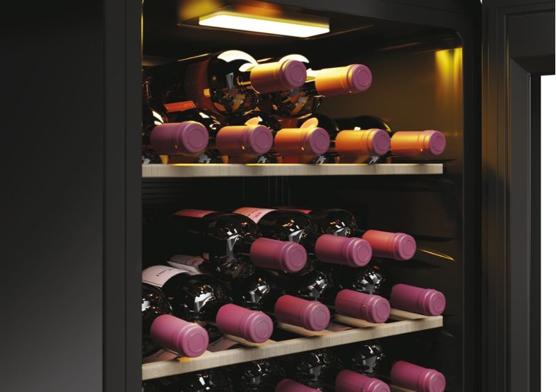 Haier-Wine-Bank-50-Serie-3-HWS34GGH1-Cantinetta-vino-con-compressore-Libera-installazione-Nero-34-bottiglia-bottiglie