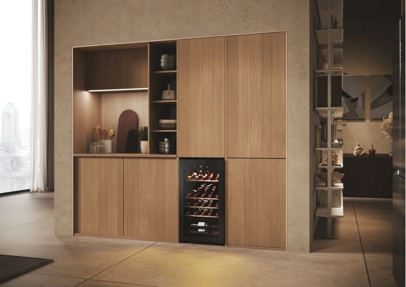 Haier-Wine-Bank-50-Serie-3-HWS34GGH1-Cantinetta-vino-con-compressore-Libera-installazione-Nero-34-bottiglia-bottiglie