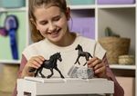 schleich-HORSE-CLUB-13975-action-figure-giocattolo--SCHLEICH-Horse-Club-Friesian-Stallion-Toy-Figure-5-to-12-Years-Bla