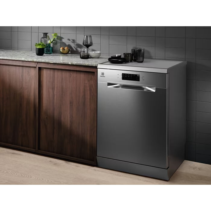 Electrolux-ESM48200SX-Libera-installazione-14-coperti-E