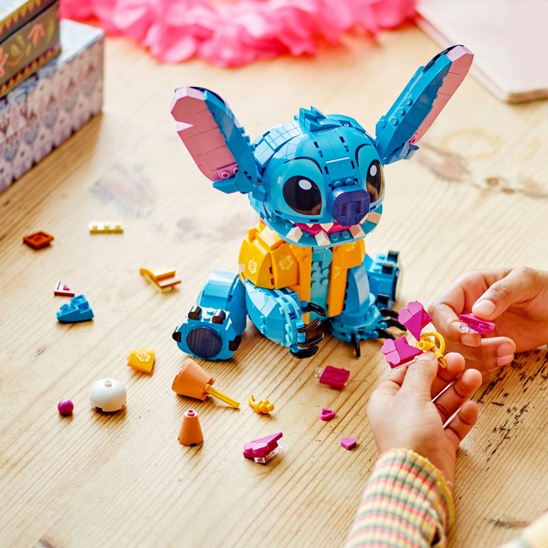 LEGO-Disney-43249-Stitch-Gioco-per-Bambini-9--Personaggio-da-Costruire-con-Parti-Mobili-Idea-Regalo-Divertente-dal-Film