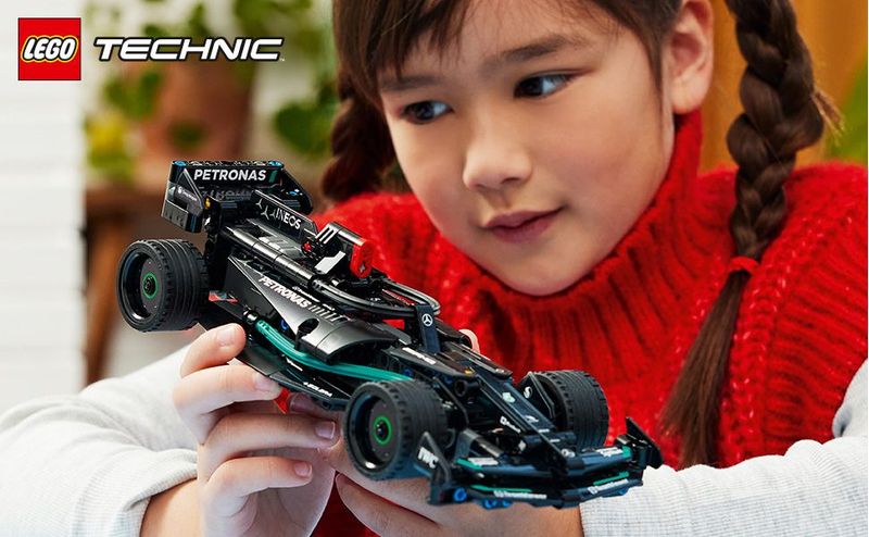 LEGO-Technic-42165-Mercedes-AMG-F1-W14-E-Performance-Pull-Back-Macchina-Giocattolo-da-Costruire-Gioco-Creativo-per-Bambini-7-