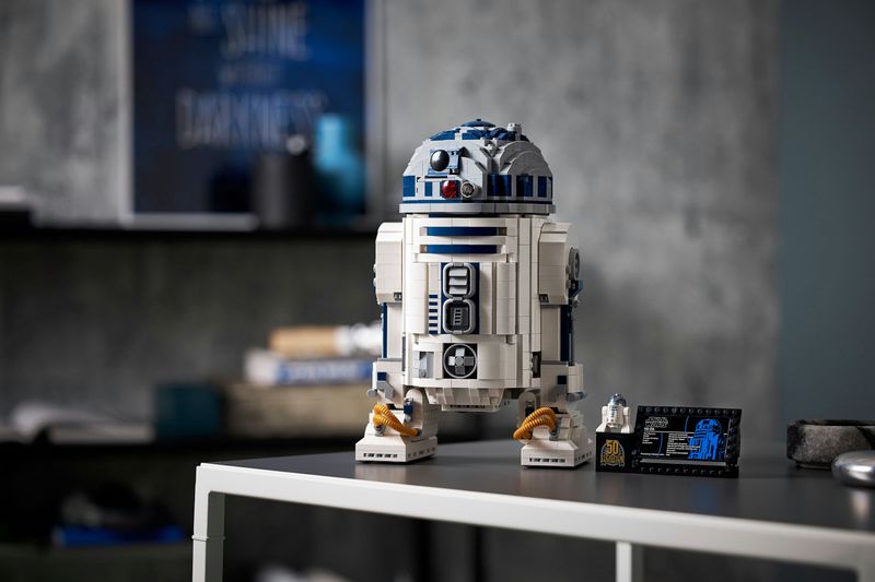 LEGO-Star-Wars-75308-R2-D2-Modellino-da-Costruire-del-Droide-di-Guerre-Stellari-Set-per-Adulti-con-Spada-Laser-di-Luke