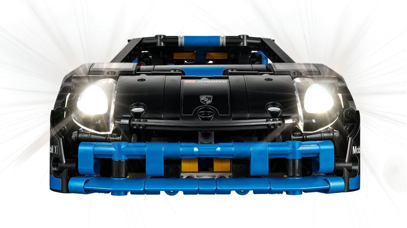 LEGO-Auto-da-corsa-Porsche-GT4-e-Performance