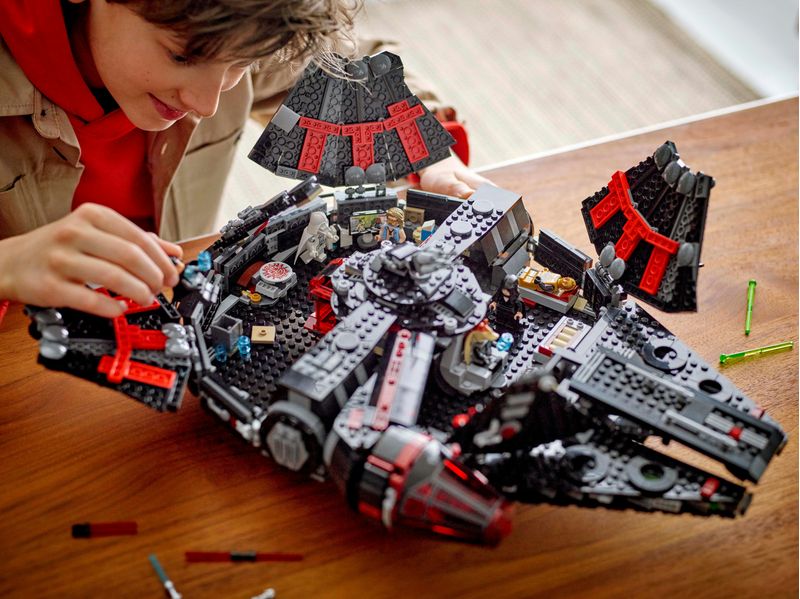 LEGO-Dark-Falcon