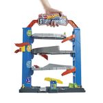 Mattel Hot Wheels City Garage delle Acrobazie, Playset con ascensore per i piani superiori