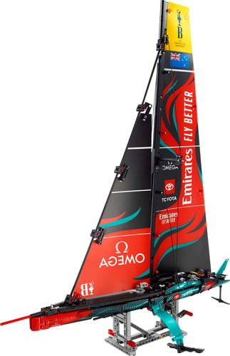 LEGO-Yacht-Emirates-Team-New-Zealand-AC75